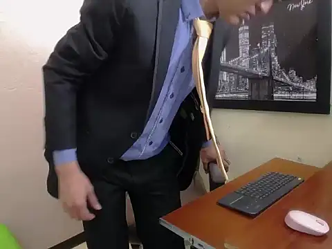 Snapshot of Oswalldo__ chatting on February 17, 2026, 11:40 am Oswalldo online show from February 17, 2026, 11:40 am