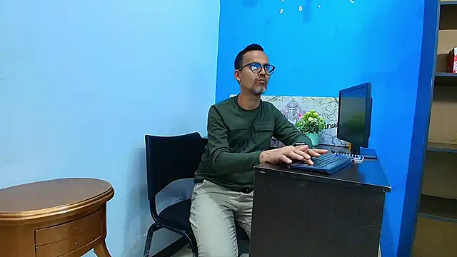 Snapshot of Oswalldo__ chatting on March 2, 2026, 12:23 pm Oswalldo online show from March 2, 2026, 12:23 pm