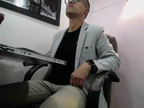 Snapshot of Oswalldo__ chatting on February 16, 2026, 11:31 am Oswalldo online show from February 16, 2026, 11:31 am