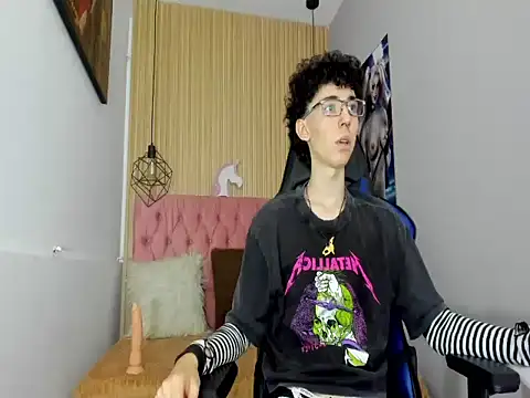 Snapshot of Syriussz chatting on February 11, 2026, 7:47 pm Syriussz online show from February 11, 2026, 7:47 pm