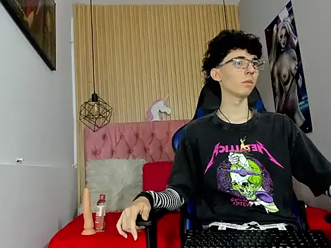 Snapshot of Syriussz chatting on February 14, 2026, 7:25 pm Syriussz online show from February 14, 2026, 7:25 pm