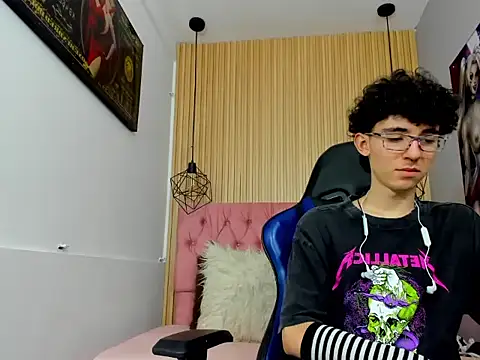 Snapshot of Syriussz chatting on February 22, 2026, 7:26 pm Syriussz online show from February 22, 2026, 7:26 pm