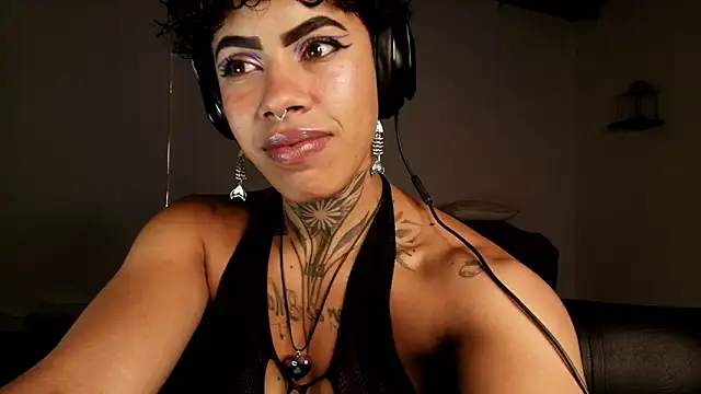 Snapshot of Canela_Osada_ chatting on February 2, 2026, 12:59 pm Canela Osada online show from February 2, 2026, 12:59 pm