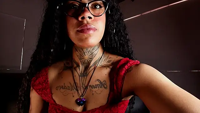 Snapshot of Canela_Osada_ chatting on February 1, 2026, 1:42 pm Canela Osada online show from February 1, 2026, 1:42 pm