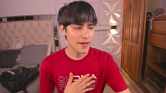 IamJuanJoc online show from April 20, 2026, 3:53 am