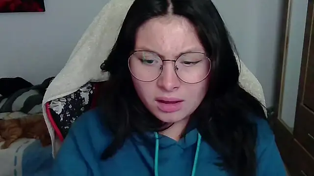 Snapshot of yessica_gomez01 chatting on May 19, 2026, 1:56 am yessica gomez01 online show from May 19, 2026, 1:56 am