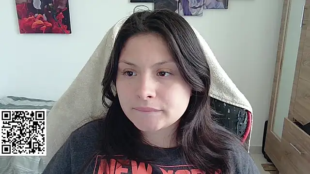 yessica gomez01 online show from April 10, 2026, 8:38 pm