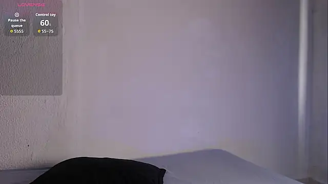 chloe bitelly  online show from February 18, 2026, 8:05 pm