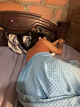 Snapshot of Valerie_andsam chatting on January 10, 2026, 5:58 am Valerie andsam online show from January 10, 2026, 5:58 am