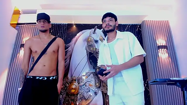 Snapshot of The_Gods_In_Diamonds chatting on February 4, 2026, 10:16 pm The Gods In Diamonds online show from February 4, 2026, 10:16 pm