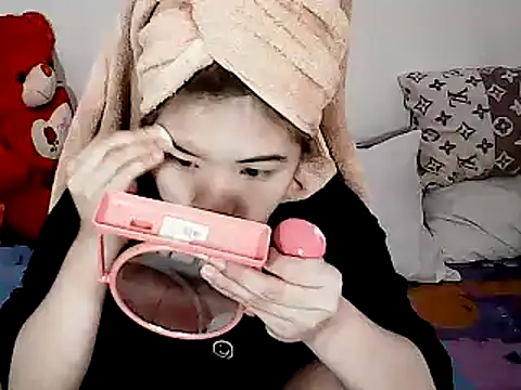 xxhotamizinggirl online show from March 6, 2026, 12:44 pm