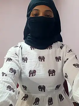 cutehotwife online show from March 1, 2026, 6:02 am