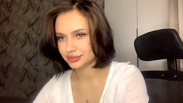 LuciaBanga online show from February 2, 2026, 9:52 am