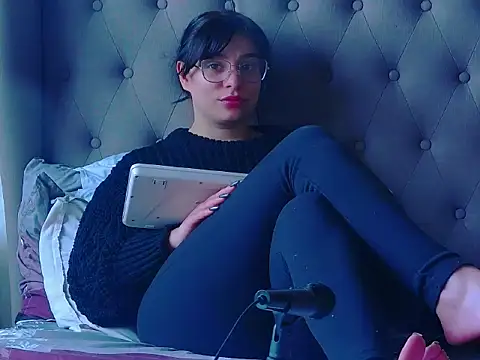 MaddyAllure online show from March 23, 2026, 9:09 am