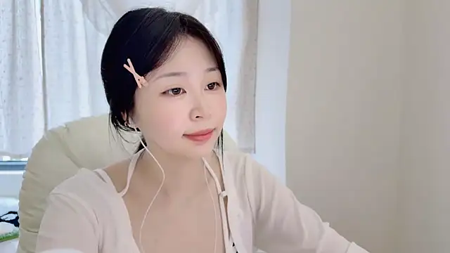 Snapshot of Onefiona chatting on July 18, 2026, 7:06 am Onefiona online show from July 18, 2026, 7:06 am