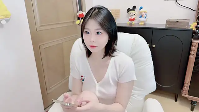Snapshot of Onefiona chatting on June 18, 2026, 5:39 am Onefiona online show from June 18, 2026, 5:39 am