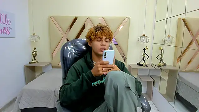 Snapshot of Anyelo_Twink chatting on March 4, 2026, 8:16 pm Anyelo Twink online show from March 4, 2026, 8:16 pm