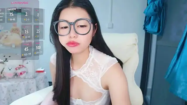 -XiaoYu-777 online show from April 8, 2026, 10:28 am