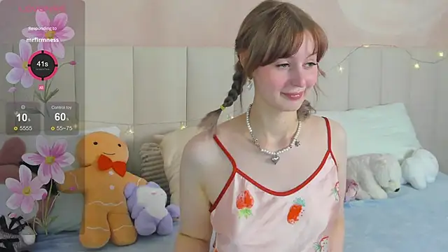 Snapshot of AdeleSilvy chatting on June 26, 2026, 1:44 am AdeleSilvy online show from June 26, 2026, 1:44 am