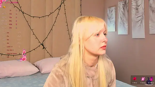 AdeleSilvy online show from April 16, 2026, 1:39 am