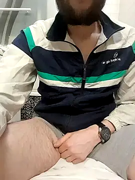 Snapshot of 80julien chatting on February 18, 2026, 12:52 am 80julien online show from February 18, 2026, 12:52 am