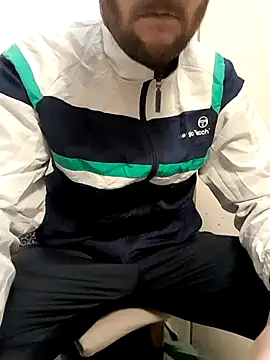 Snapshot of 80julien chatting on January 16, 2026, 3:16 pm 80julien online show from January 16, 2026, 3:16 pm