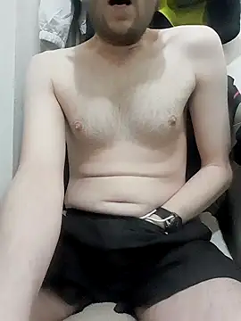 Snapshot of 80julien chatting on February 21, 2026, 8:38 am 80julien online show from February 21, 2026, 8:38 am