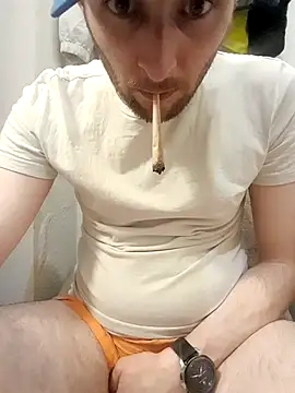 Snapshot of 80julien chatting on February 27, 2026, 6:19 pm 80julien online show from February 27, 2026, 6:19 pm