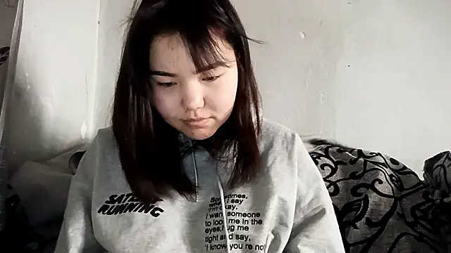 MollyAsian online show from February 6, 2026, 4:30 am