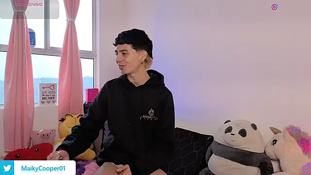 Maiky Cooper01 online show from March 24, 2026, 1:33 pm