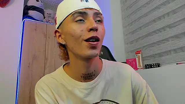 Maiky Cooper01 online show from January 15, 2026, 1:31 am