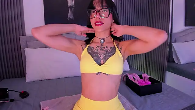 Naia-Nore online show from March 11, 2026, 12:48 am