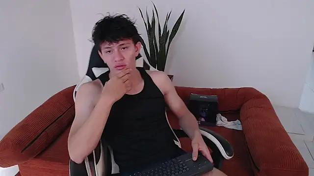 DarrenColleen online show from April 14, 2026, 1:38 pm