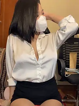 Snapshot of Su_2k4 chatting on June 12, 2026, 5:32 pm Su 2k4 online show from June 12, 2026, 5:32 pm