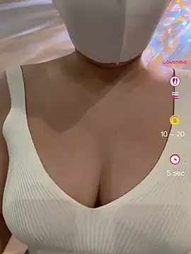 Snapshot of Mia-zhan chatting on July 8, 2026, 10:21 pm Mia-zhan online show from July 8, 2026, 10:21 pm