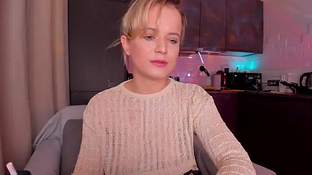 JessicaBeverly  online show from January 14, 2026, 1:37 pm