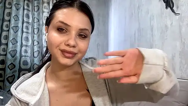 MaraTilIer online show from February 15, 2026, 6:14 am