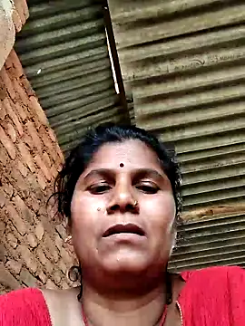 Snapshot of Hot_di97 chatting on April 28, 2026, 2:10 am Hot di97 online show from April 28, 2026, 2:10 am