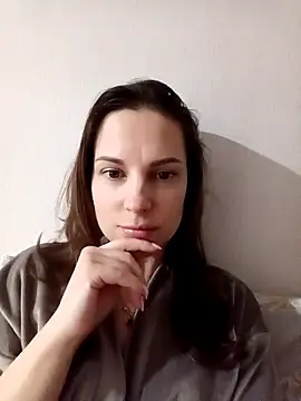 She-Moon online show from April 11, 2026, 5:49 pm