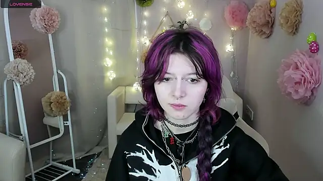 Ashley Veil online show from May 29, 2026, 2:12 pm