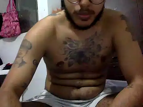 Snapshot of Tito_12_ chatting on February 11, 2026, 4:45 am Tito 12 online show from February 11, 2026, 4:45 am