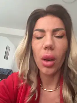 Snapshot of Missolevelvet chatting on February 21, 2026, 10:06 am Missolevelvet online show from February 21, 2026, 10:06 am