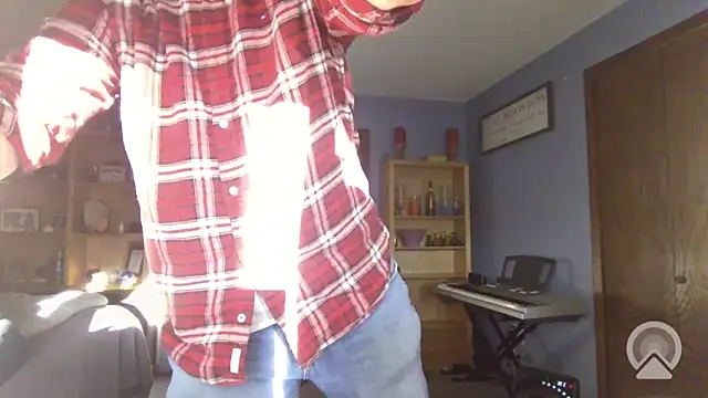 chrisw8140 online show from April 6, 2026, 12:06 am