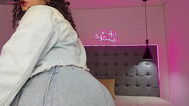 Snapshot of scarletcherry18 chatting on February 5, 2026, 3:35 am scarletcherry18 online show from February 5, 2026, 3:35 am