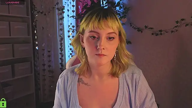 Roziett Belle online show from March 15, 2026, 9:16 am