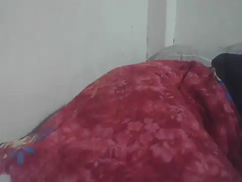 lovelypinay31xx online show from April 16, 2026, 9:39 pm