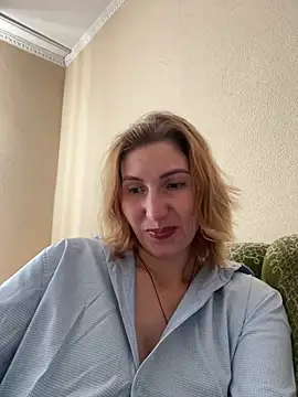 Snapshot of _Crystal_2 chatting on January 15, 2026, 11:57 am Crystal 2 online show from January 15, 2026, 11:57 am