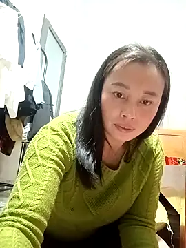 Snapshot of kaia-cam chatting on February 7, 2026, 8:33 am kaia-cam online show from February 7, 2026, 8:33 am