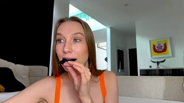 Snapshot of Linaspicee chatting on February 14, 2026, 5:07 am Linaspicee online show from February 14, 2026, 5:07 am