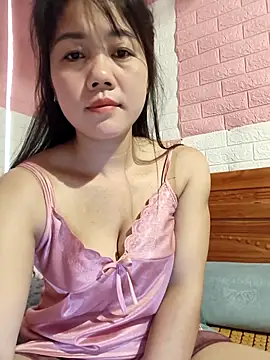 Ngocmai lazdy online show from March 2, 2026, 8:10 am